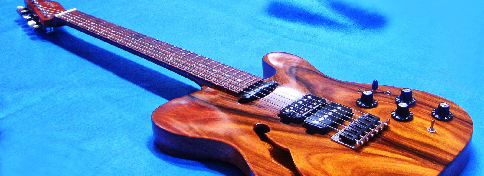 Mancuso Guitars shop, chitarre, bassi, liuteria, basso, chitarra, mandolino