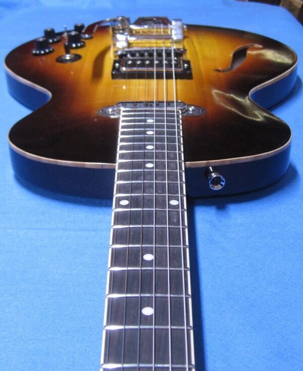 Mancuso Guitars shop, chitarre, bassi, liuteria, basso, chitarra, telecaster, stratocaster, mandolino, bass