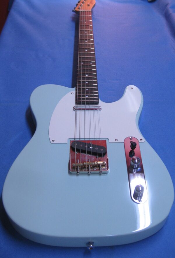 Mancuso Guitars shop, chitarre, bassi, liuteria, basso, chitarra, telecaster, stratocaster, mandolino
