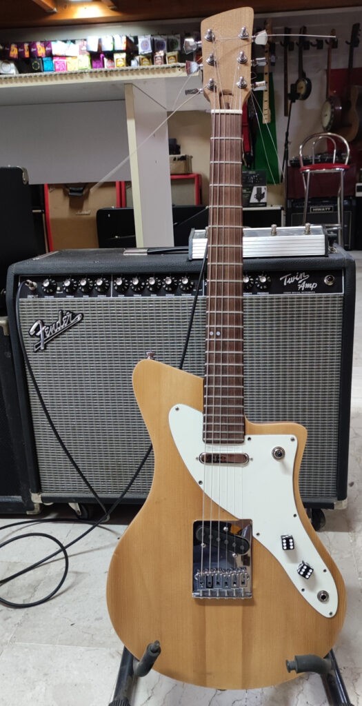 Mancuso Guitars shop, chitarre, bassi, liuteria, basso, chitarra, telecaster, stratocaster, mandolino