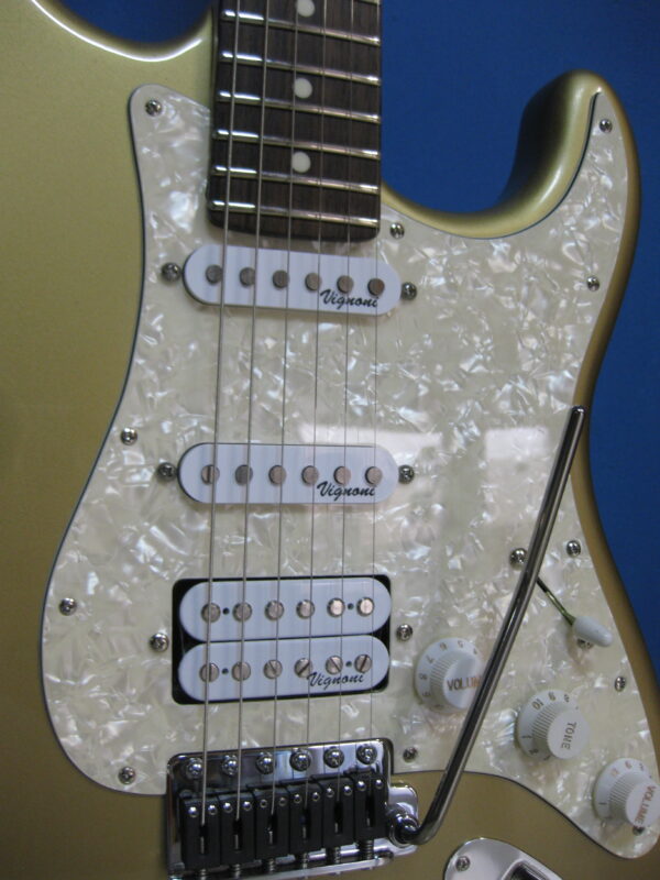 Mancuso Guitars shop, chitarre, bassi, liuteria, basso, chitarra, telecaster, stratocaster, mandolino, bass