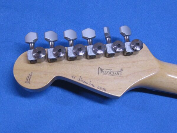 Mancuso Guitars shop, chitarre, bassi, liuteria, basso, chitarra, telecaster, stratocaster, mandolino